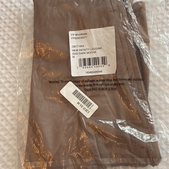 NEW! FREE PEOPLE New Infinity Leggings $88 tags! Dark Mocha Small - Picture 16 of 16